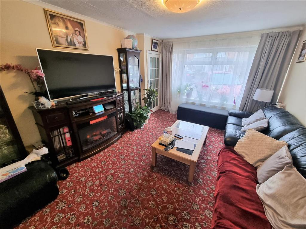 Park Way, Feltham 2 bed semidetached house £440,000
