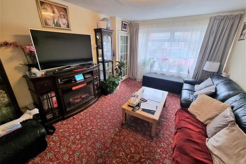 42 Park Way, Feltham, TW14 9DJ