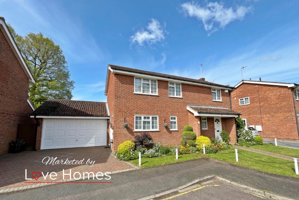The Croft, Flitwick 4 bed detached house £525,000