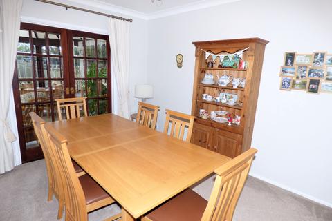 4 bedroom semi-detached house for sale, Esdaile Gardens, Upminster RM14