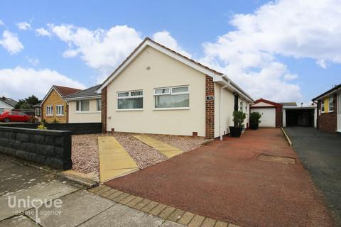 2 bedroom bungalow for sale - Beverly Close,  Thornton-Cleveleys, FY5