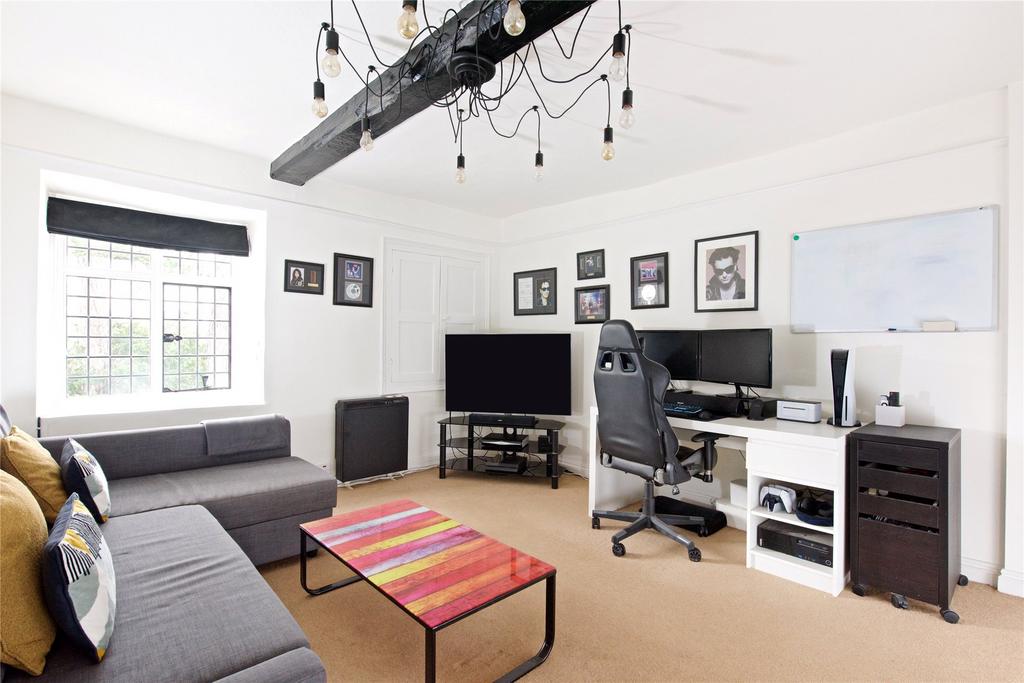 Games Room/Bedroom 4