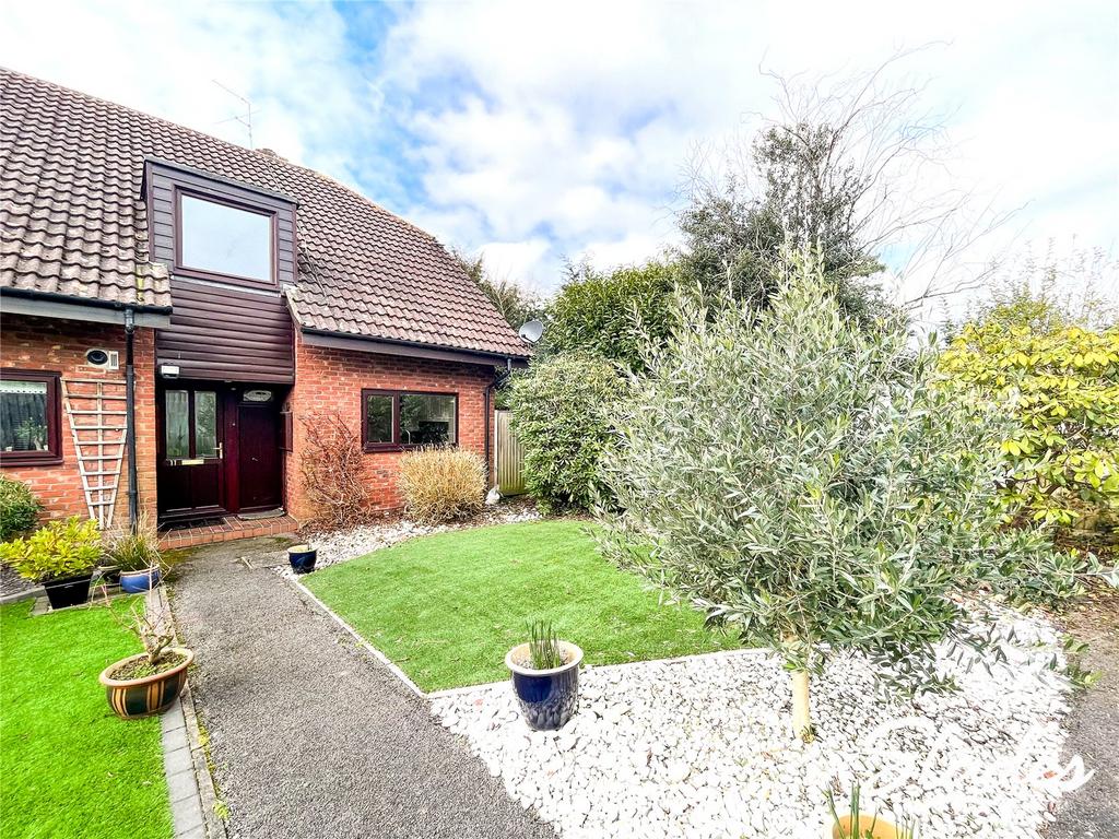 Westlands, Bransgore, Christchurch, Dorset, BH23 3 bed end of terrace