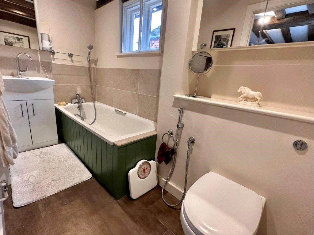 En-Suite Bathroom