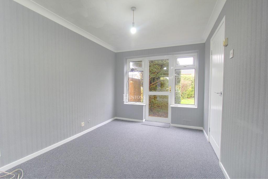 Duffryn Avenue, Lakeside, Cardiff 4 bed semidetached house £450,000