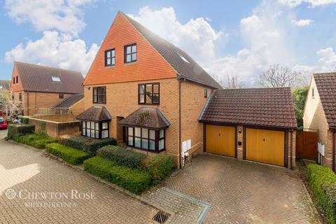 8 Catesby Croft, Loughton, Milton Keynes, MK5 8FH