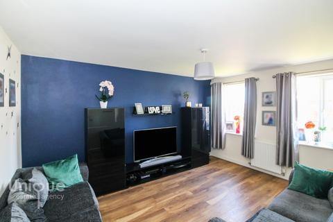 12 Almond Close, Lytham St Annes, FY8 2FD