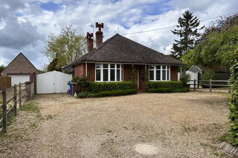 4 bedroom detached bungalow to rent, Ferry Lane, West Row, Suffolk, IP28