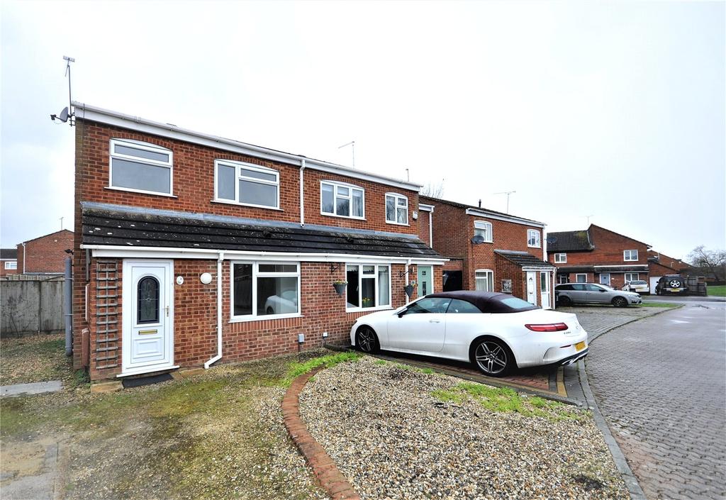 Symonds, Freshbrook, Swindon... 3 bed semidetached house £1,150 pcm