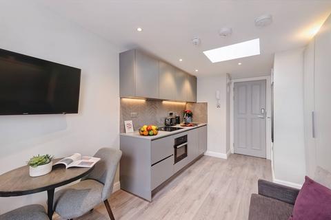 Studio to rent, 21 Linden Gardens, London W2