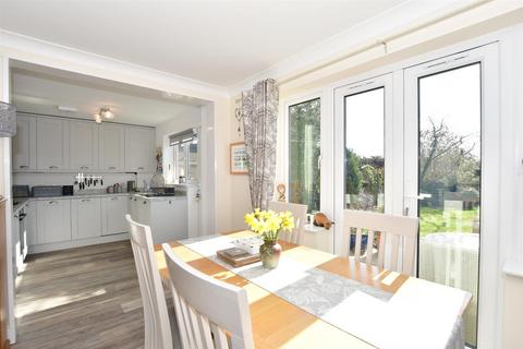 3 bedroom detached house for sale - Sylvan Drive, Newport, Isle of Wight