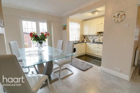 326 Askern Road, Toll Bar, Doncaster, DN5 0QY