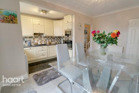 326 Askern Road, Toll Bar, Doncaster, DN5 0QY