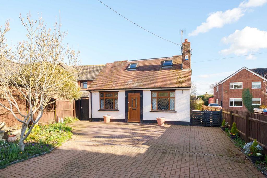 Avenue Road, Rushden 4 bed detached house £475,000