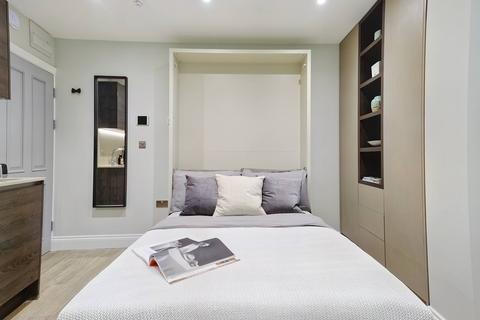 Bedsit to rent, 37 Emperors Gate, London SW7