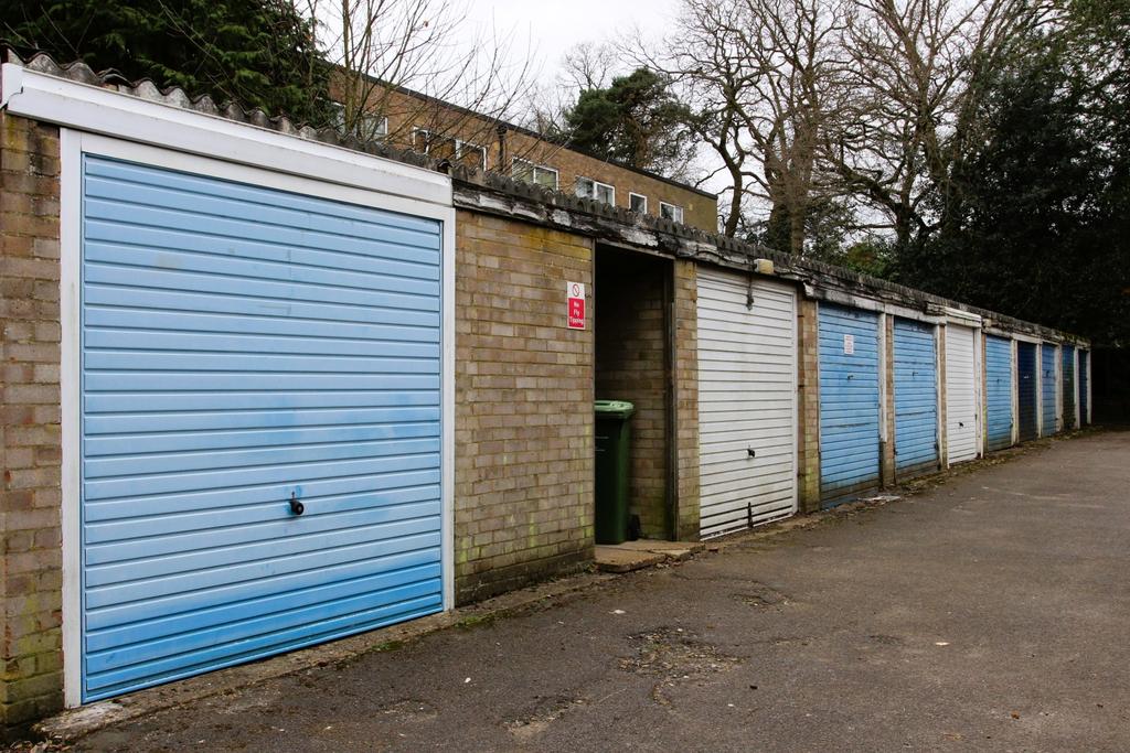 Garage 2