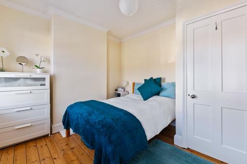 15 Beddington Grove, Wallington, SM6 8LB
