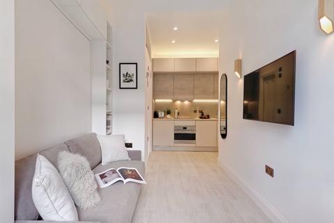 Studio to rent, 71 Linden Gardens, London W2