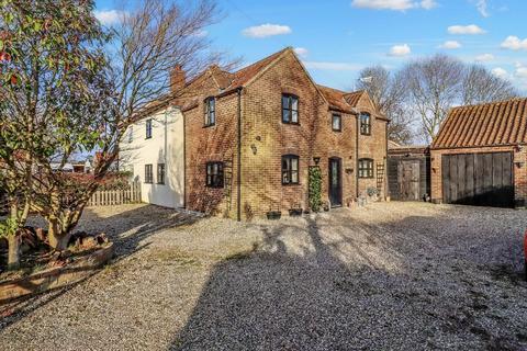 4 bedroom cottage for sale - Hindolveston Road, Guestwick