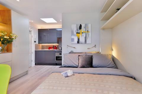 Studio to rent, 25 Linden Gardens, London W2