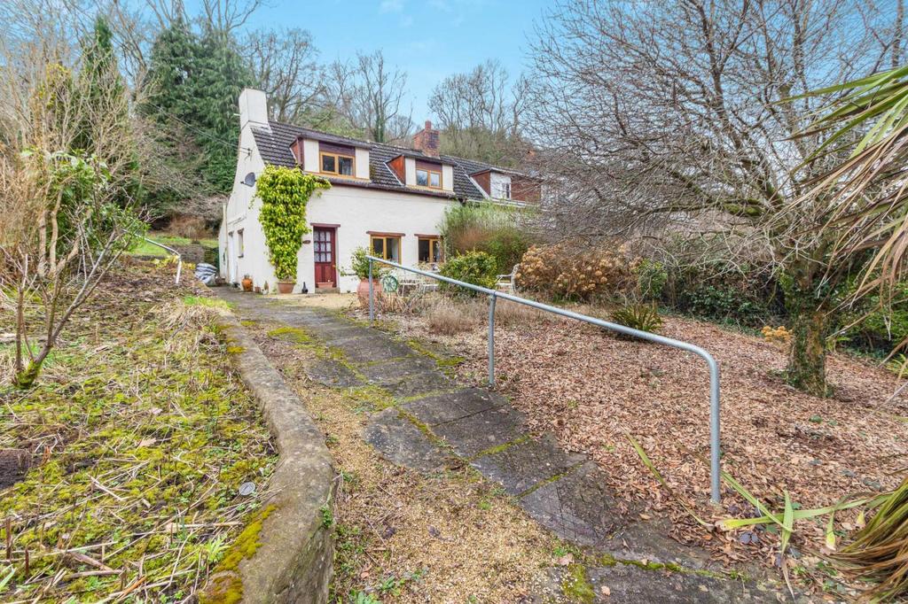 The Row, Tintern, Chepstow, Pontysaison 2 bed house for sale £350,000