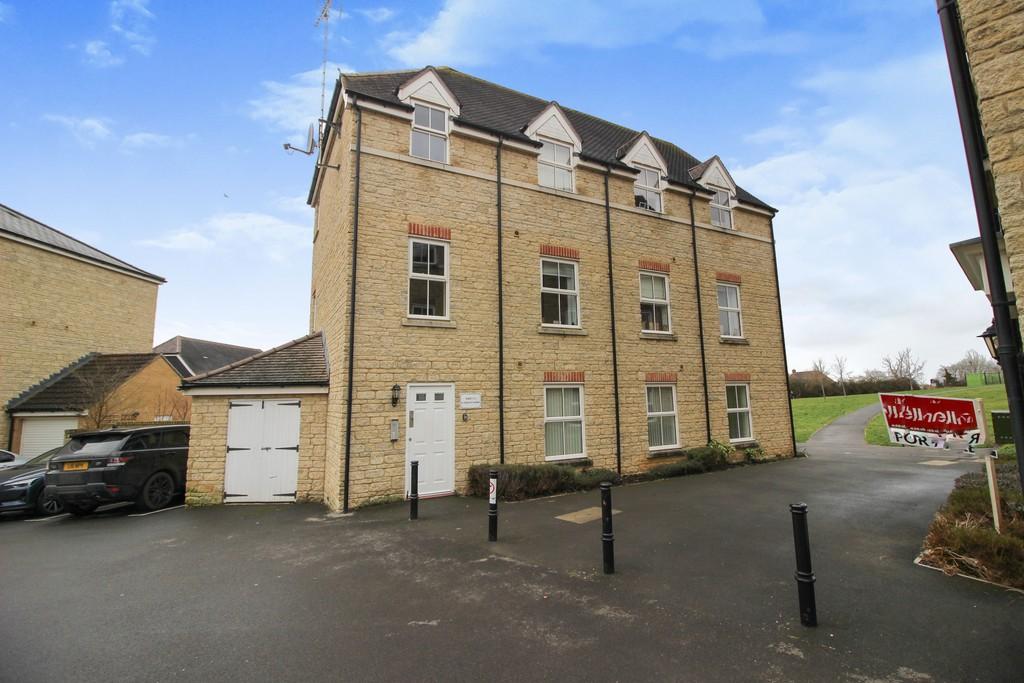 Truscott Avenue, Redhouse, Swindon 2 bed apartment £900 pcm (£208 pw)