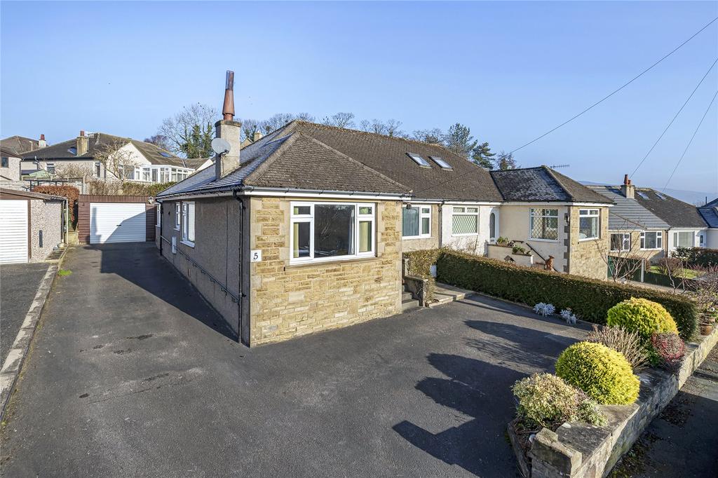 Moor Park Grove, Addingham, Ilkley, West Yorkshire, LS29 2 bed bungalow for sale £299,950