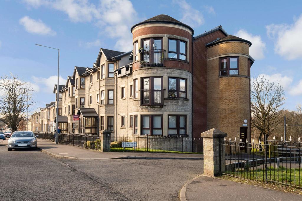 2 Clarendon Place, Stepps, Glasgow, G33 6EB 2 bed apartment for sale