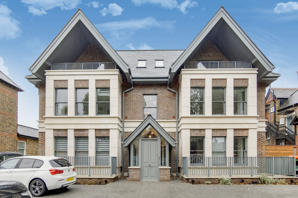 Carlton Road, Ealing, London, W5 3 bed apartment £4,400 pcm (£1,015 pw)
