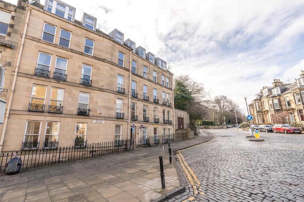 32/3 St. Bernards Crescent... 2 bed flat £1,395 pcm (£322 pw)