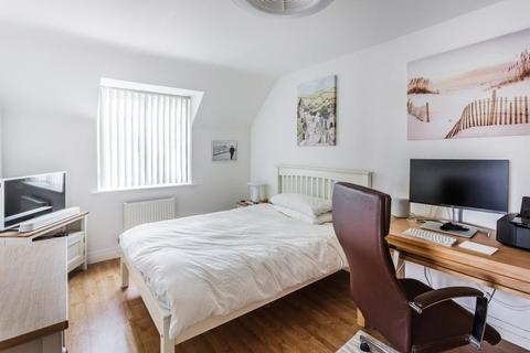 42 Hill View, Dorking, RH4 1SY