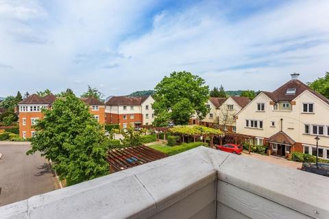 42 Hill View, Dorking, RH4 1SY