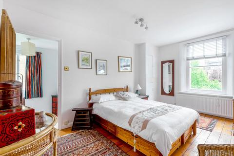 9b Hornsey Lane Gardens, London, N6 5NX