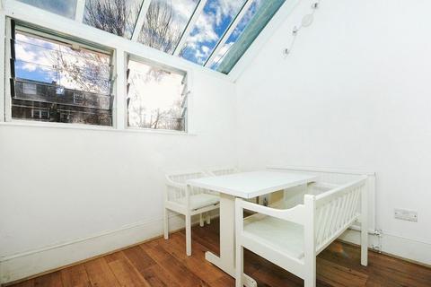 2 bedroom flat to rent, Benbow Road W6