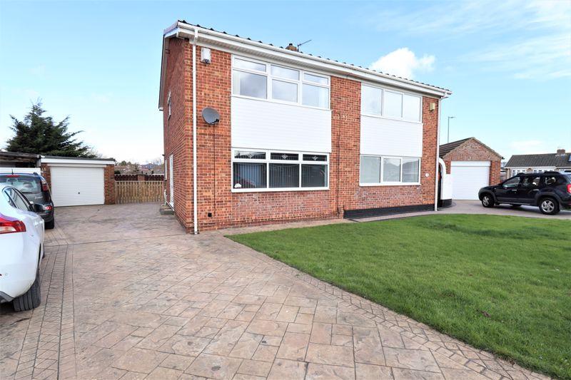 Kinderton Grove, The Glebe, Norton, TS20 1QS 3 bed semidetached house £175,000