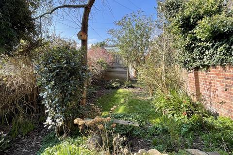 27 Sylvan Road, Exeter, EX4 6EW