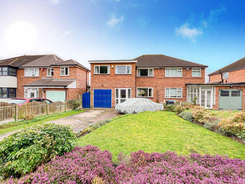 Mayland Drive, Streetly, Sutton Coldfield, B74 2DG 4 bed semidetached