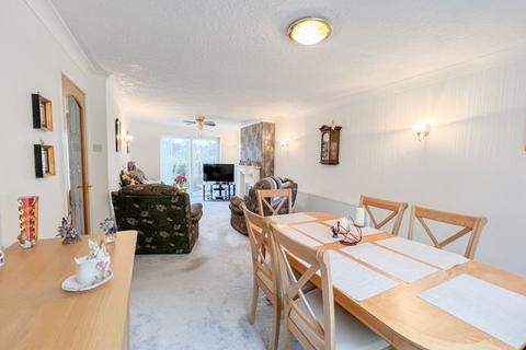 15 Mayland Drive, Sutton Coldfield, B74 2DG