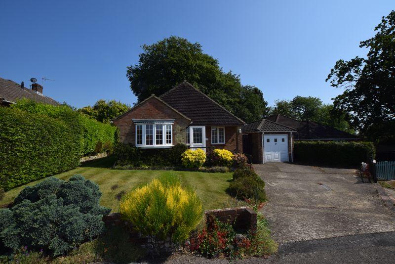 Yarnhams Close, Four Marks, Alton, Hampshire 4 bed detached bungalow for sale £565,000