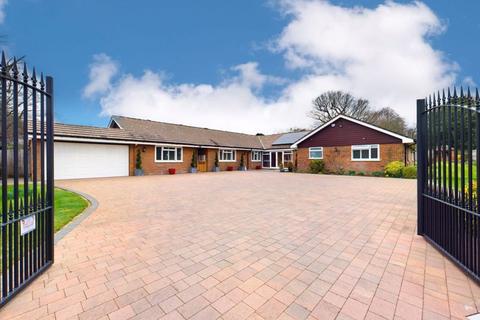 23 Greenways, Walton On The Hill, Tadworth, KT20 7QE