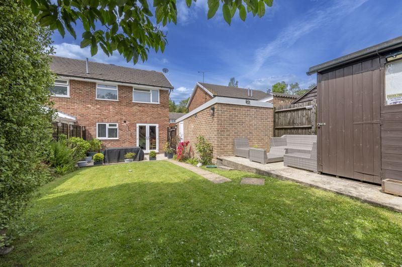 Hunters Way, Uckfield 3 bed semi-detached house - £375,000