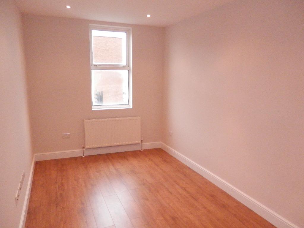 Church St, Dunstable, LU5 1 bed flat £795 pcm (£183 pw)