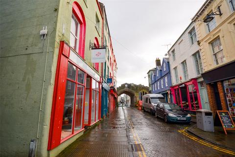 Shop to rent, High Street, Caernarfon, Gwynedd, LL55