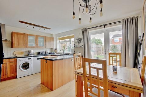 40 Amberley Close, Worcester, WR4 9XB