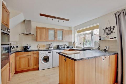 40 Amberley Close, Worcester, WR4 9XB