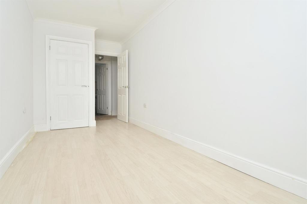 Meadow Rise, Brynna, Pontyclun, CF72 3 bed semidetached house £229,000