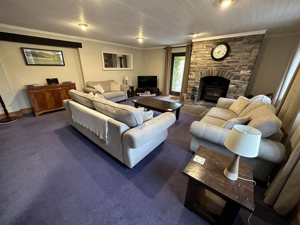 Llanfrynach, Brecon, LD3 4 bed link detached house for sale £390,000