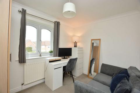 33 Beck Lane, Collingham, Wetherby, LS22 5BW