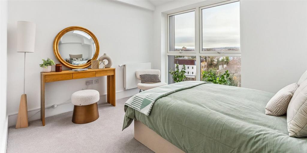 Show Apartment