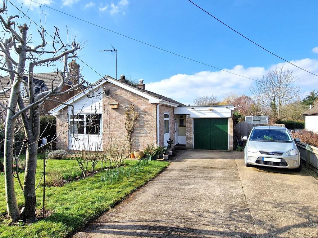 Ardley Road, Fewcott, Oxfordshire 3 bed detached bungalow £400,000